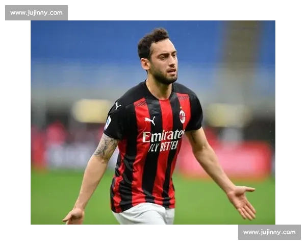 加拉塔萨雷主席澄清:与恰尔汗奥卢的交流纯属偶然,非转会谈判 加拉塔萨雷主席澄清:与恰尔汗奥卢的交流纯属偶然,非转会谈判