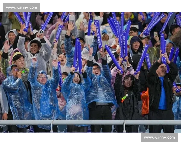 最红啦啦队出征苏超!激情助威点燃绿茵场 最红啦啦队出征苏超!激情助威点燃绿茵场