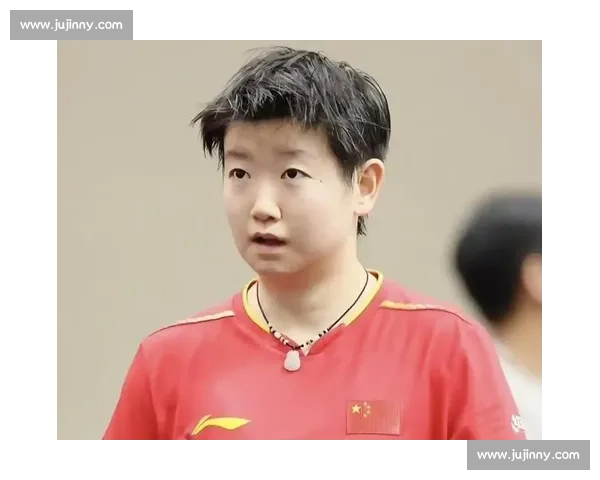 捏脸送礼物引热议!孙颖莎拖鞋骤变暗藏玄机?国乒搭档关系再掀舆论波澜 捏脸送礼物引热议!孙颖莎拖鞋骤变暗藏玄机?国乒搭档关系再掀舆论波澜